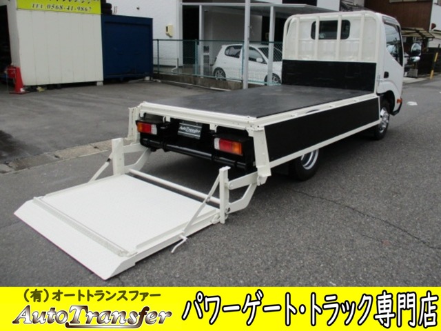 日野自動車 デュトロ 平ボデー パワーゲート 2t積載 4ナンバー 内寸302x161x36　準中型免許(5t)