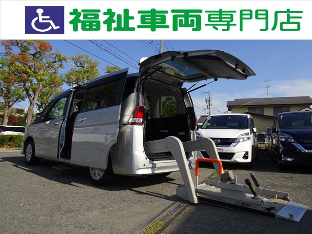 日産 セレナ 2.0 X チェアキャブ リフタータイプ 車いす移動車 オートステップ 福祉車両 兵庫県