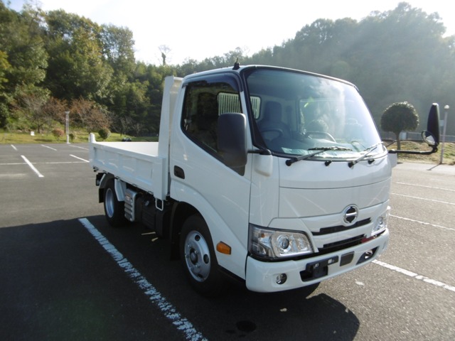 日野自動車 デュトロ 3トン ダンプ  香川県