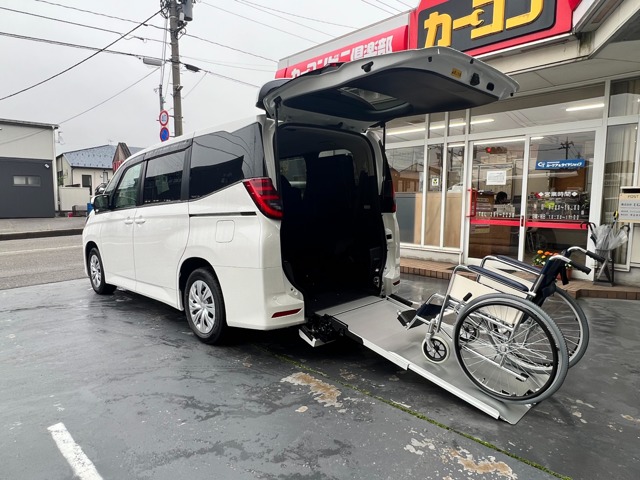 トヨタ ノア 2.0 X ウェルキャブ 車いす仕様車 タイプII サードシート付 福祉車輌 車椅子電動ウインチ 石川県
