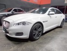 ジャガー　XJ　XJ ラグジュアリー　オプションカーボンインテリアパッケージ　正規ディーラー車　専用19インチアルミ　革シート　純正ナビ地デジBカメラ　CD録音DVD再生ブルートゥースUSB　クルーズコントロール　ETC
