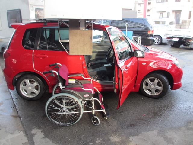 マツダ デミオ 手運転補助装置車椅子搭載装置  三重県