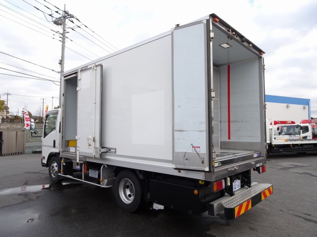 昭和44年ぐらいの2トンアルミバントラックの箱1万５０００円売りレトロ 