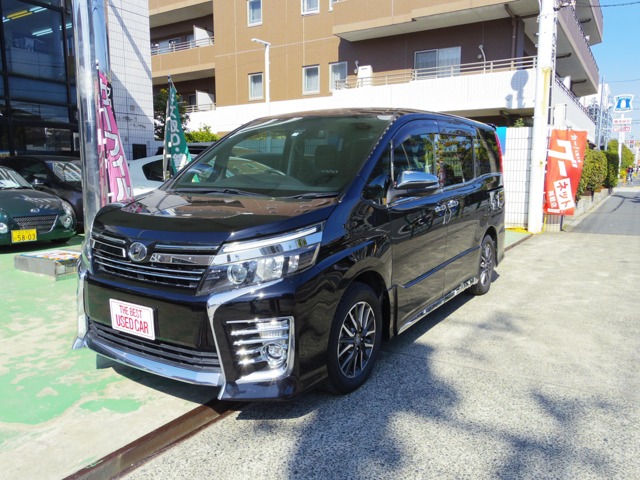 トヨタ ヴォクシー 2.0 ZS  東京都