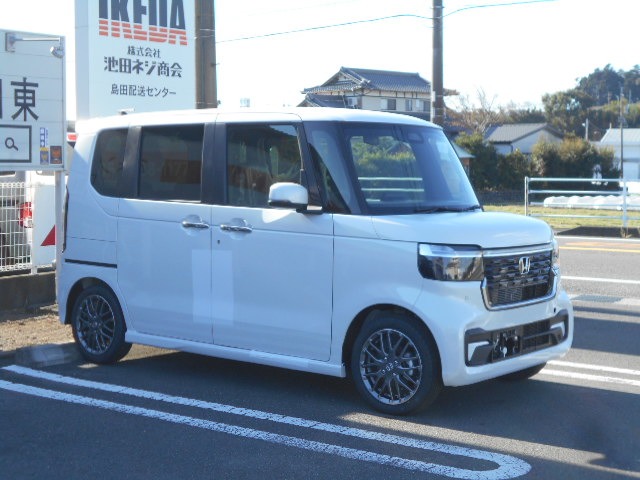 ホンダ N-BOX カスタム 660 ターボ 新車未登録 静岡県