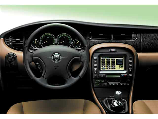 ジャガー Xタイプ 2.0 V6 SEリミテッド(02年05月-03年10月) /  JAGUARの車カタログ｜輸入車・外車の中古車情報ならカーセンサーエッジnet