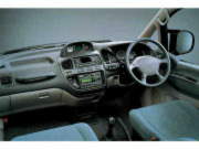 デリカスペースギア 2.8 スーパーエクシード クリスタルライトルーフ ディーゼルターボ 4WD のリア