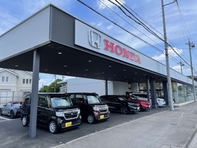 この度はホンダカーズ東海 名和店のページをご覧頂きありがとうございます。 当店では新車・中古車の両方を扱っております。