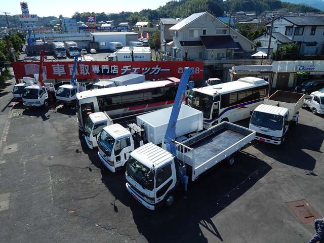 バン・トラック・特殊車輌・バスの専門店です。全国納車可能！！いすゞ ふそう ヒノ キャンターUD等のトラックを扱っています