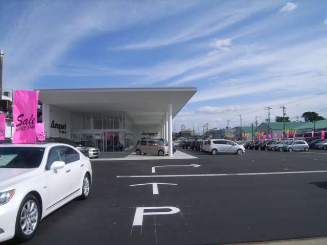 新潟バイパス桜木インターから500m！アクセス良好です。大型駐車場も完備しております！