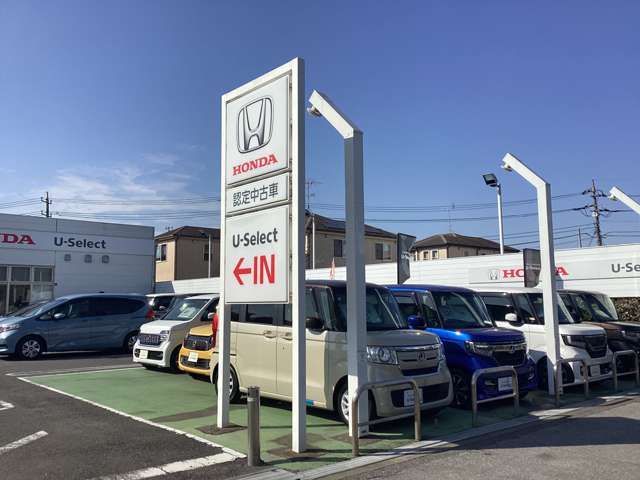 千葉鎌ヶ谷松戸５７号線沿いで、展示場出入口は広く、お客様駐車スペース６台ございます。車いす幅広駐車スペース完備してます。