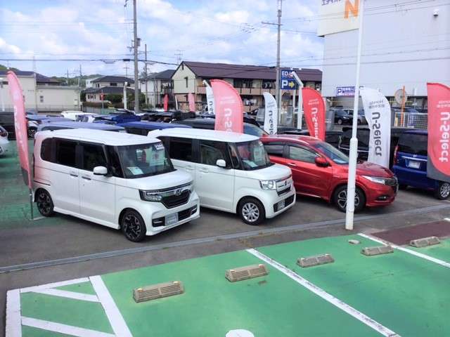 ☆☆Honda Cars兵庫三木インター店へようこそ☆☆ 認定中古車を３０台前後取り揃えております。