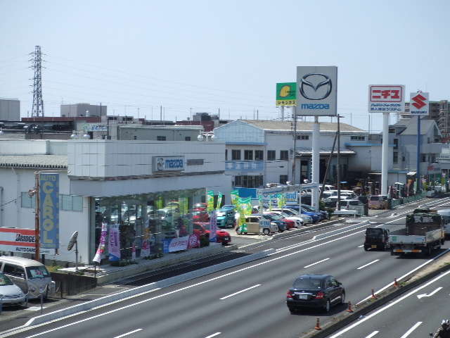 国道１号バイパスを沼津から富士にむかって左側にございます。お気軽にお立ち寄りください。