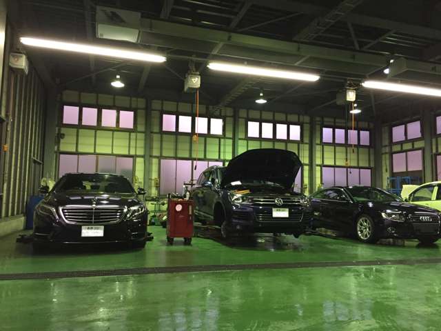 国産車、輸入車、及び特殊車両の修理、整備を承っております。