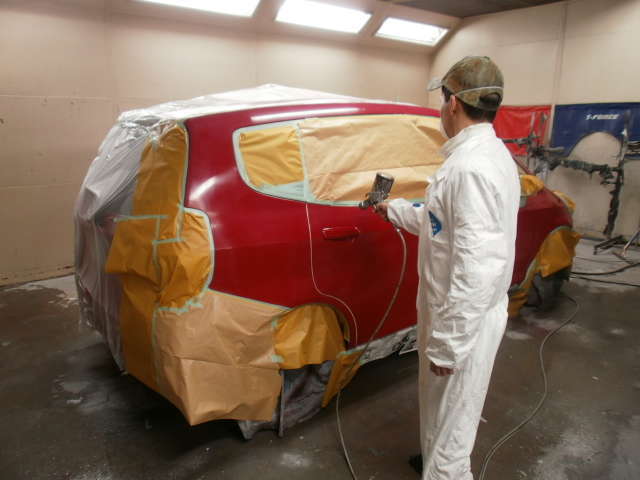 板金 塗装 高級塗料ＤＵＰＯＮＴ きになるキズ、へこみ、納車前に綺麗に直します。