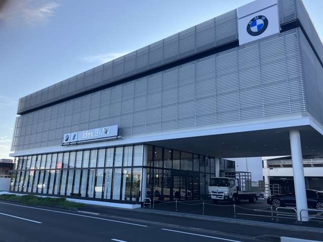 お車のメンテナンス等は新栄町8-7にございますIdex BMW鹿児島中央店でお受けいたします。