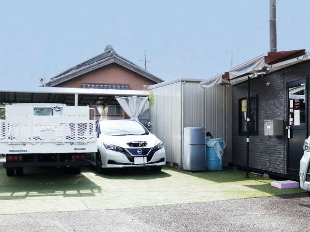積載車がございますので、愛知県西部、三重県北西部であればお車の引き取りが可能です。急なトラブルにも対応できます。