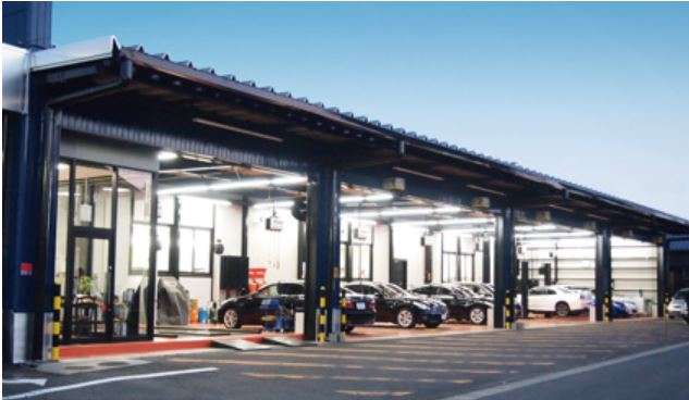 小牧インター店に、中部運輸局長指定の自動車整備工場完備です。