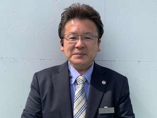 ゼネラルマネージャーの山田です。当社のモットーである誠実＆努力で頑張ります！