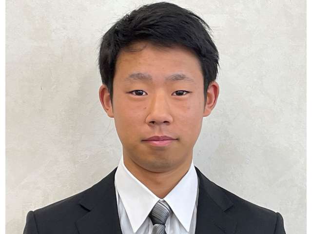 こんにちは。ガリバー富士店の伏見淳兵です。静岡県出身です。趣味はサッカー、サウナ、スノボーです。よろしくお願いしま