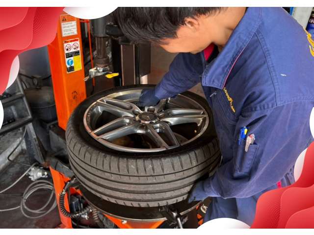 タイヤ交換が早い!!iYASAKA製タイヤチェンジャー完備しており、リフトも4台完備！迅速な作業が可能です♪